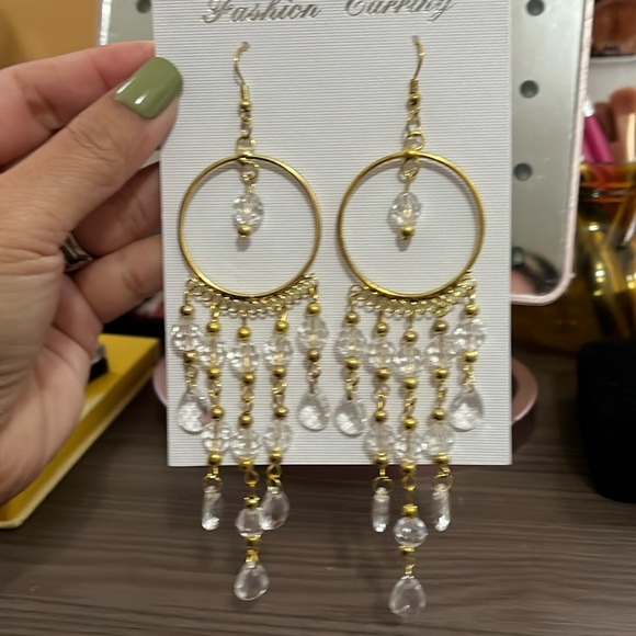 Jewelry - Beautiful dangle earrings